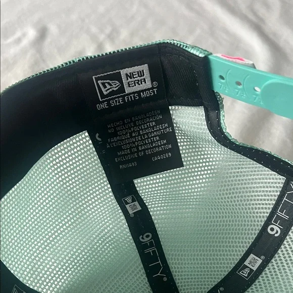 San Diego Padres City Connect -Mint Green Cap with Pink Logo - Picture 7 of 10